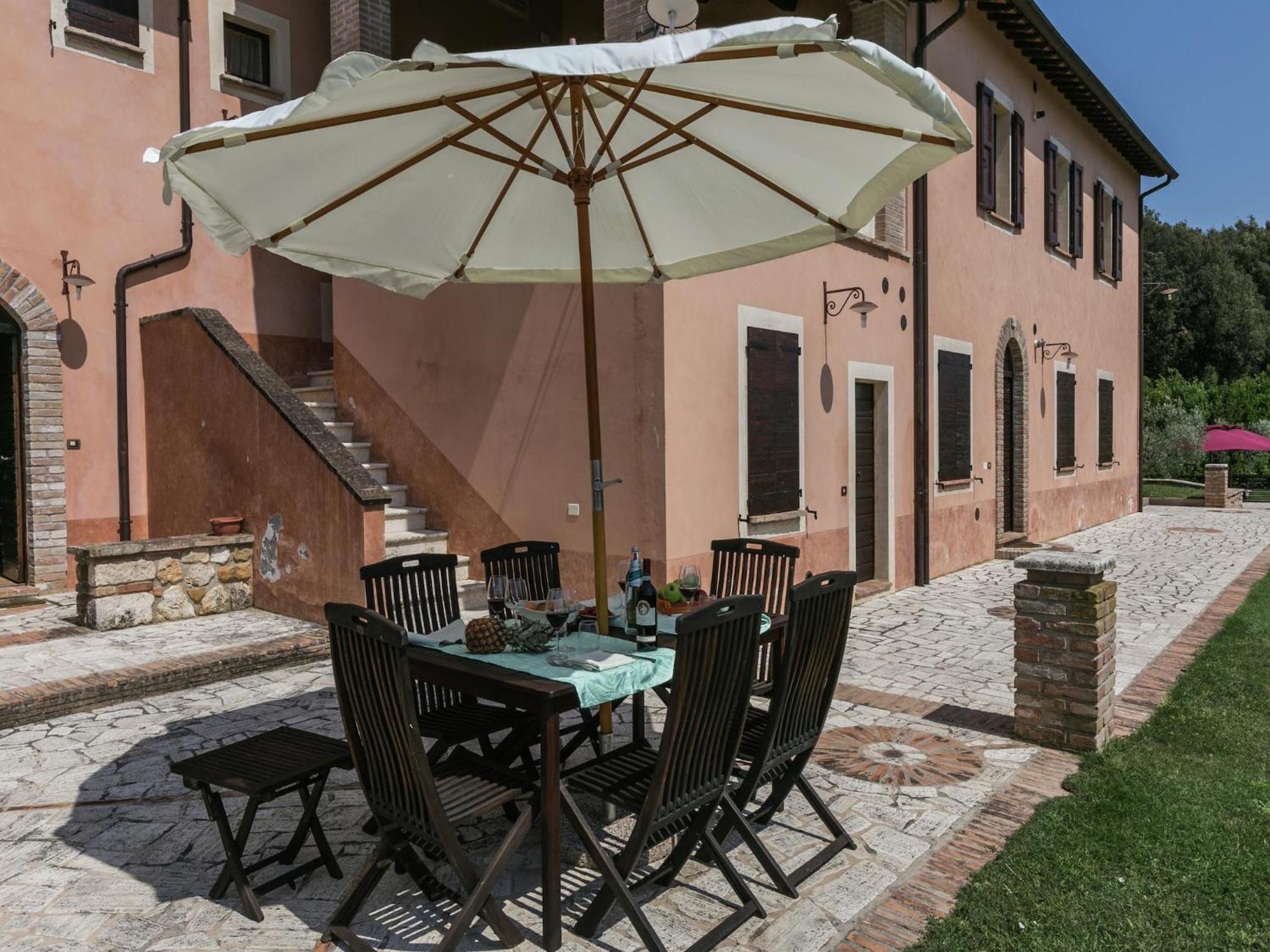 Elegant Apartment Only 1 Hour From Rome Narni Bagian luar foto