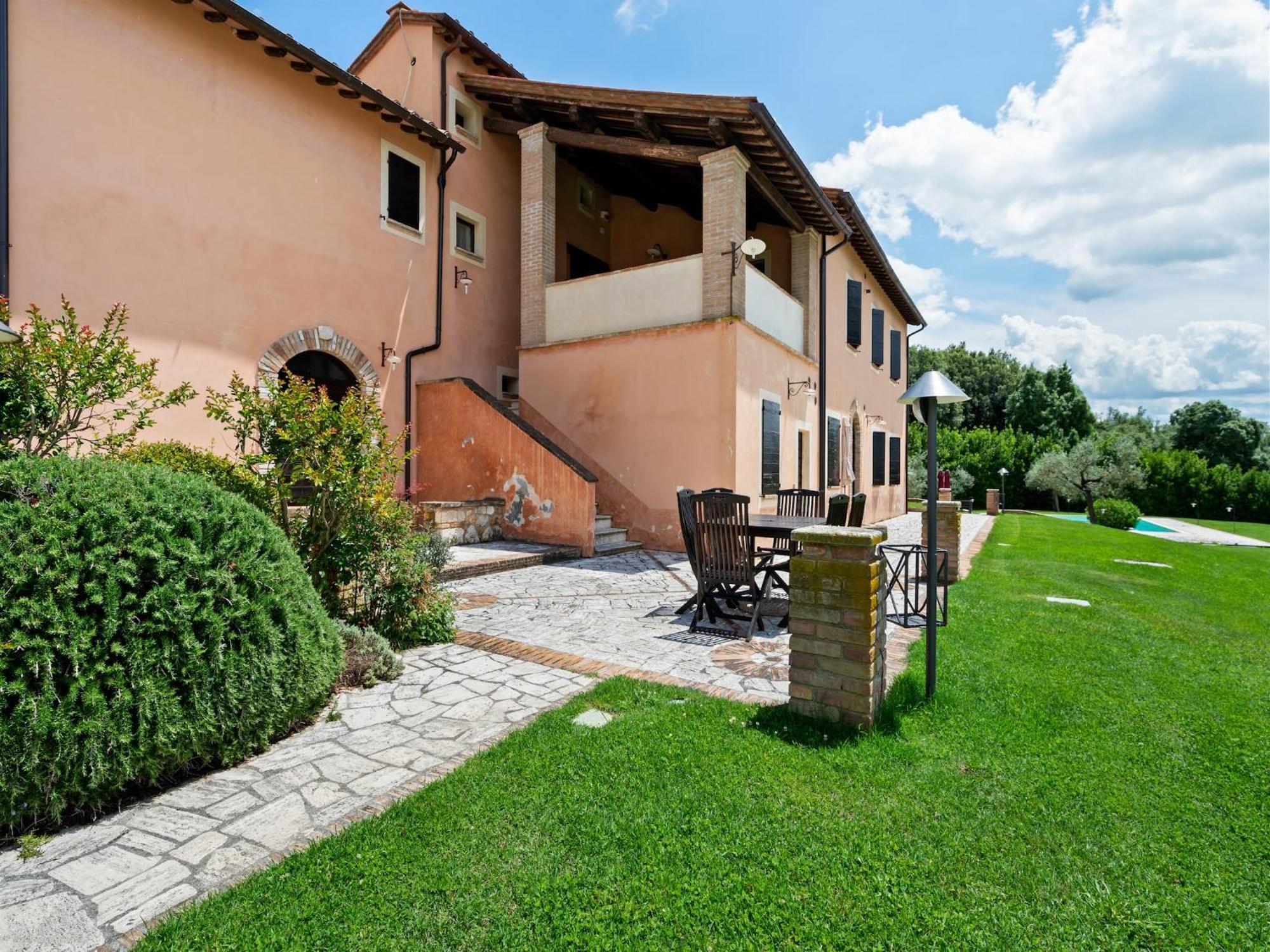 Elegant Apartment Only 1 Hour From Rome Narni Bagian luar foto