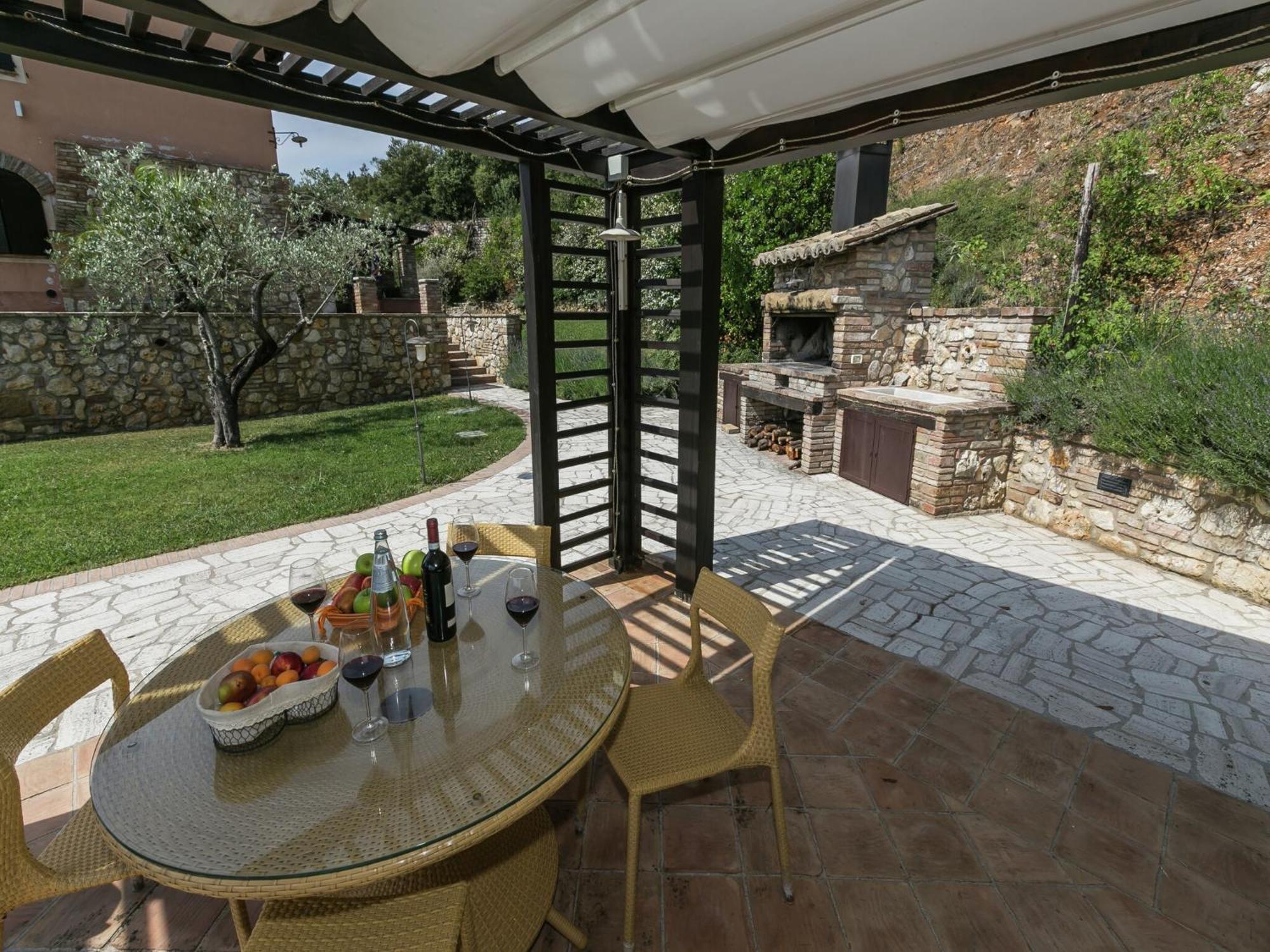 Elegant Apartment Only 1 Hour From Rome Narni Bagian luar foto